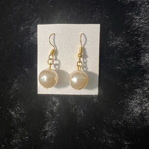 Elegant Gold and Pearl Drop Earrings